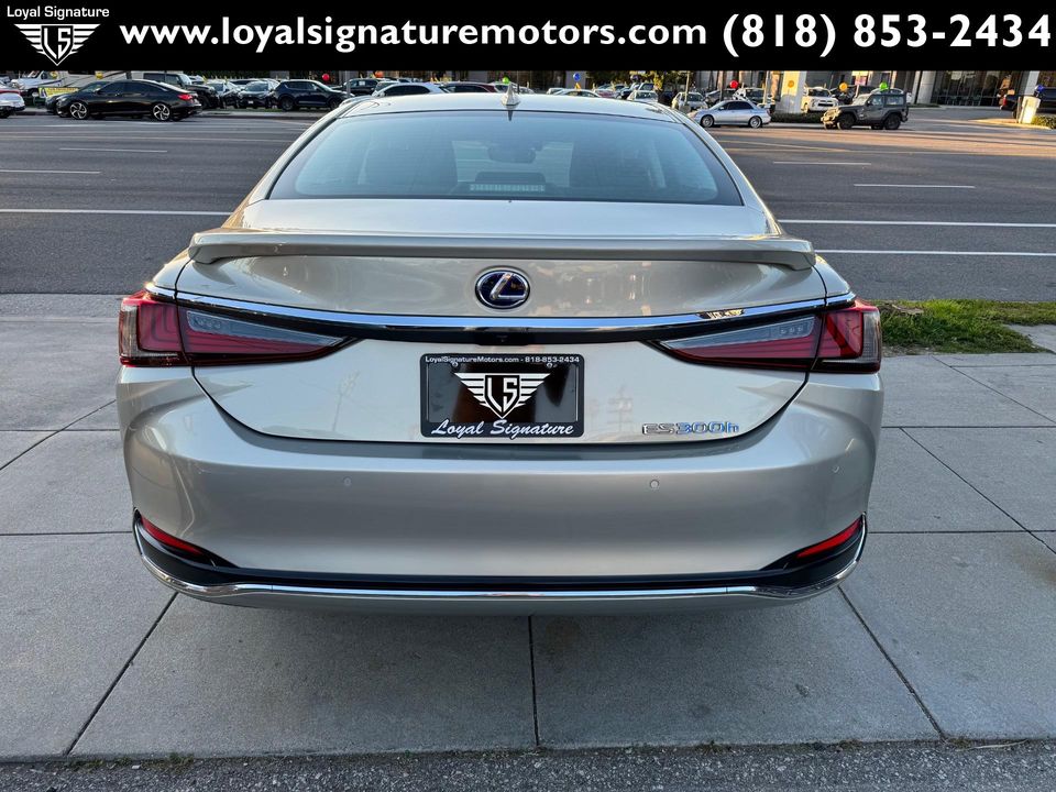 2021 Lexus ES 300h