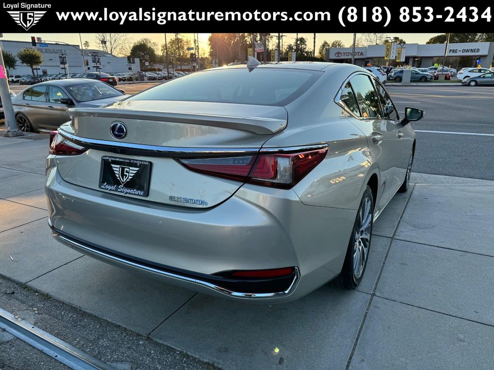 2021 Lexus ES 300h