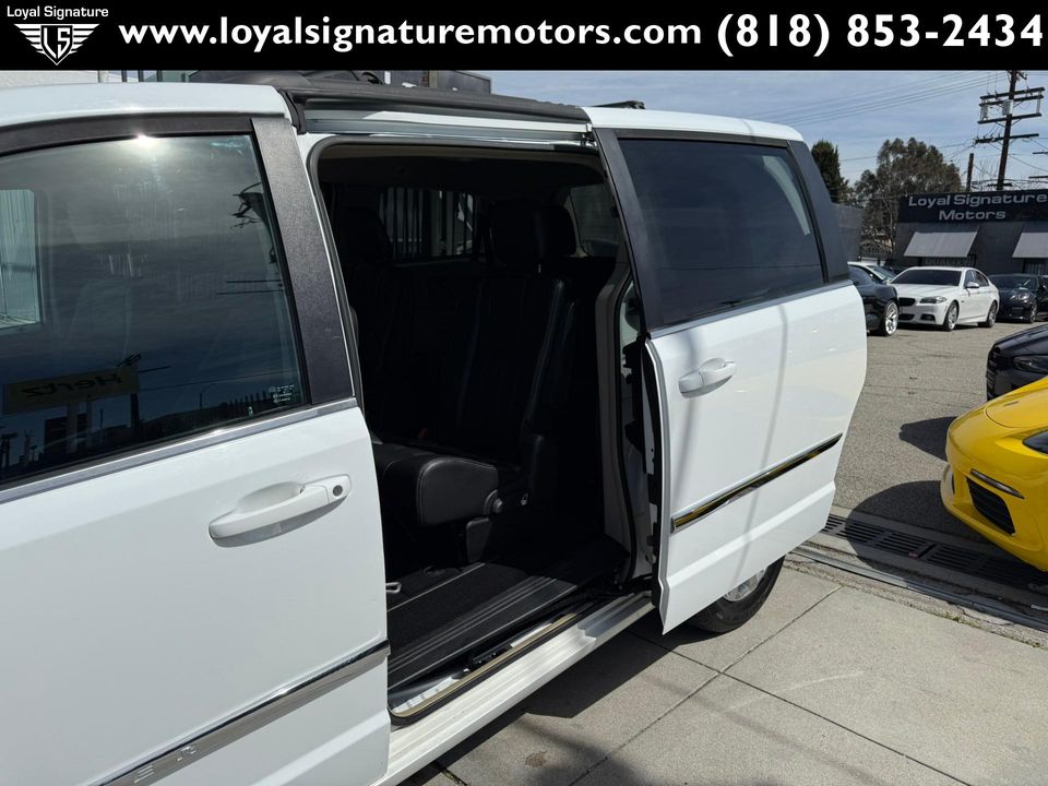 2015 Chrysler Town and Country