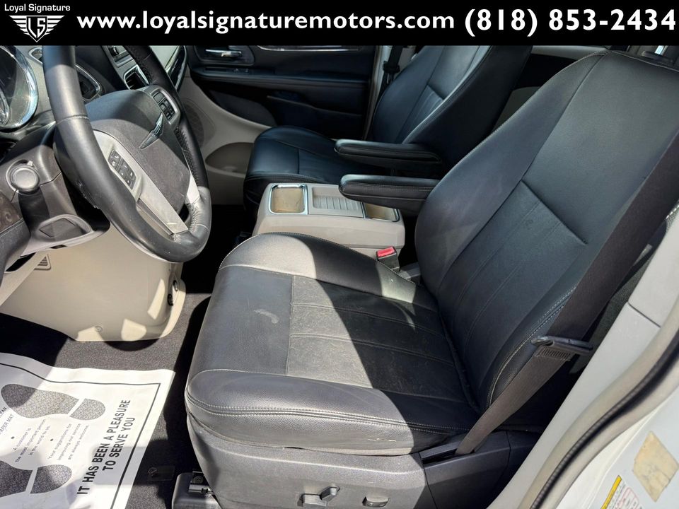 2015 Chrysler Town and Country