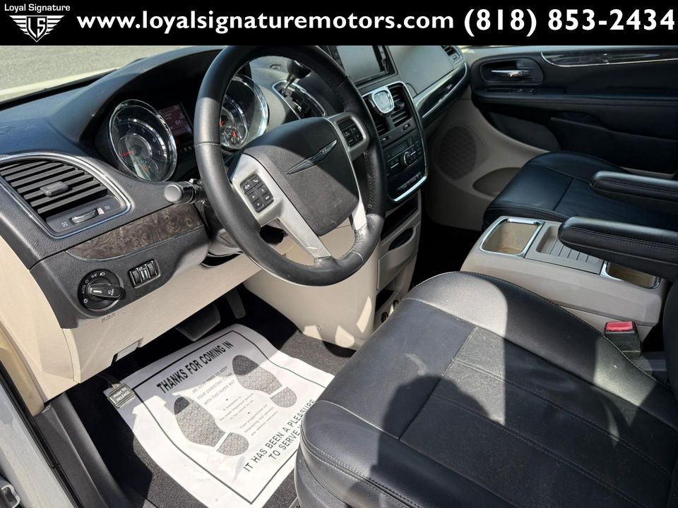 2015 Chrysler Town and Country