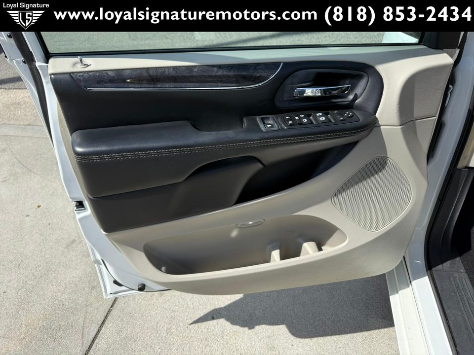 2015 Chrysler Town and Country