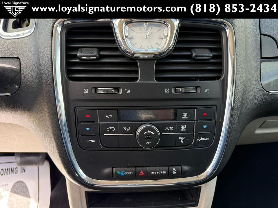 2015 Chrysler Town and Country