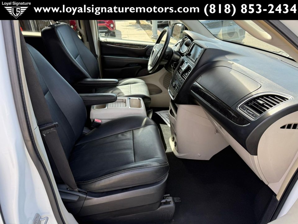 2015 Chrysler Town and Country
