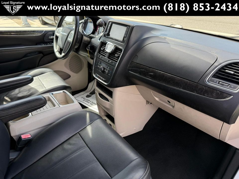 2015 Chrysler Town and Country