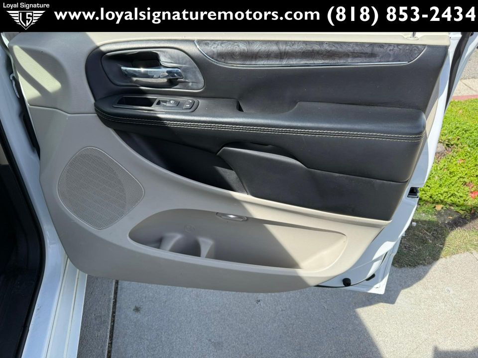 2015 Chrysler Town and Country