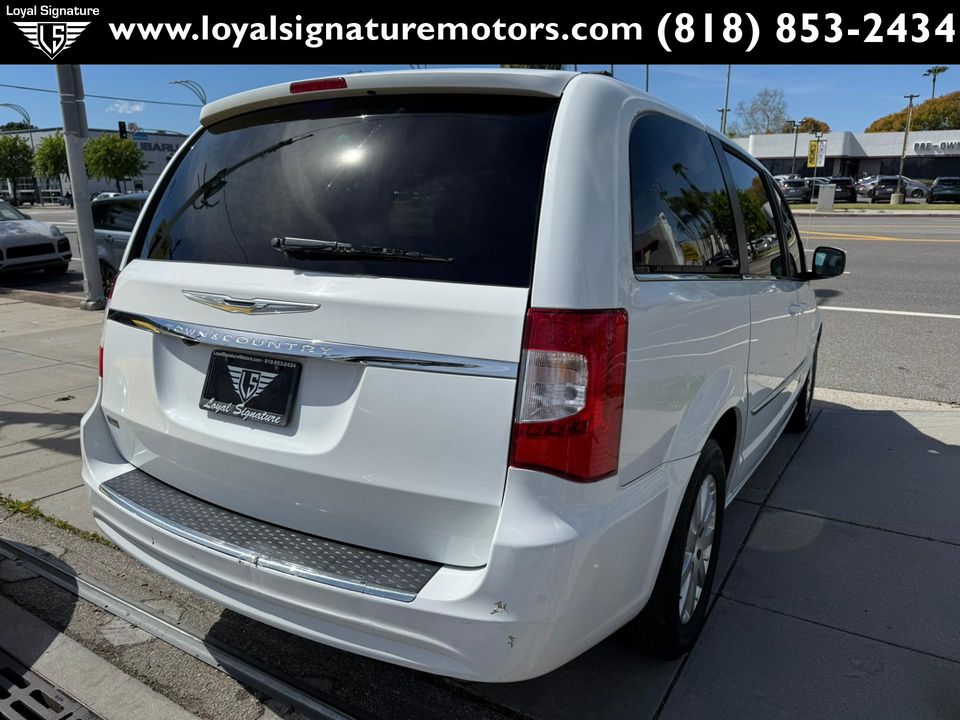 2015 Chrysler Town and Country