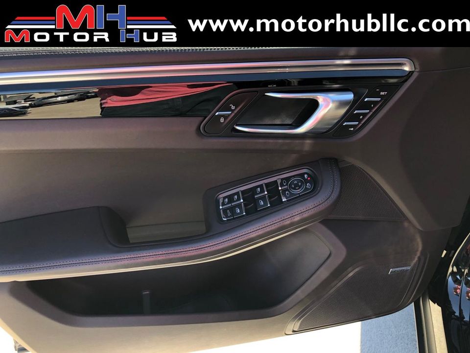 2016 Porsche Macan