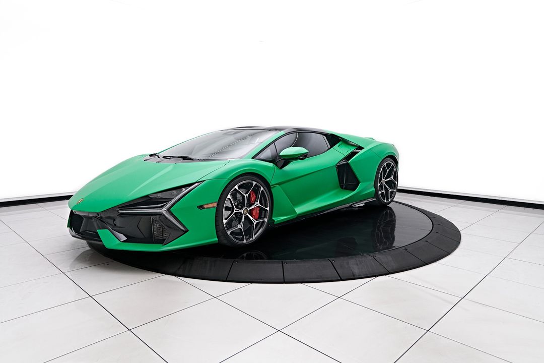 2024 Lamborghini Revuelto