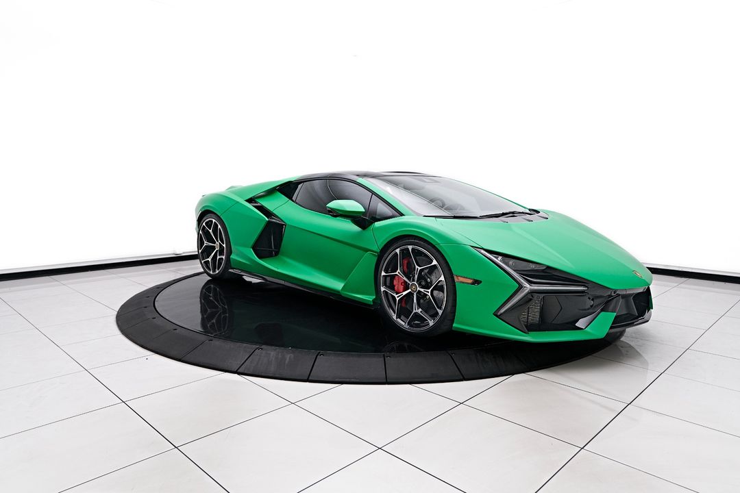 2024 Lamborghini Revuelto