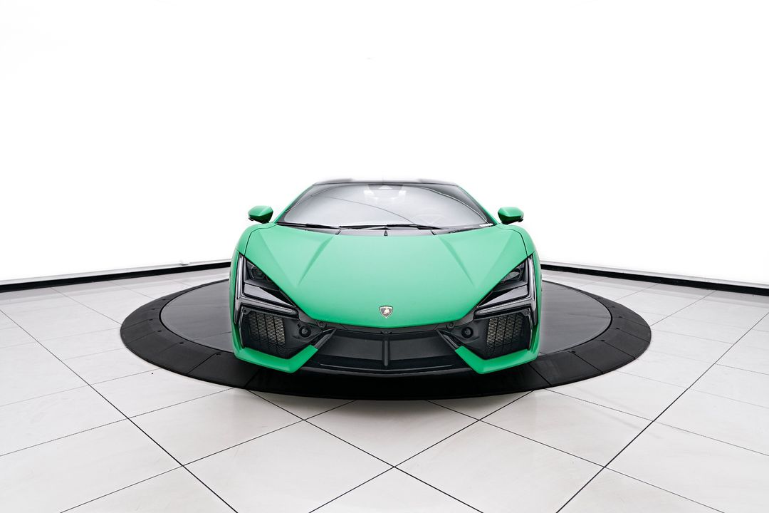 2024 Lamborghini Revuelto