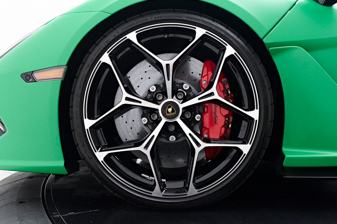 2024 Lamborghini Revuelto