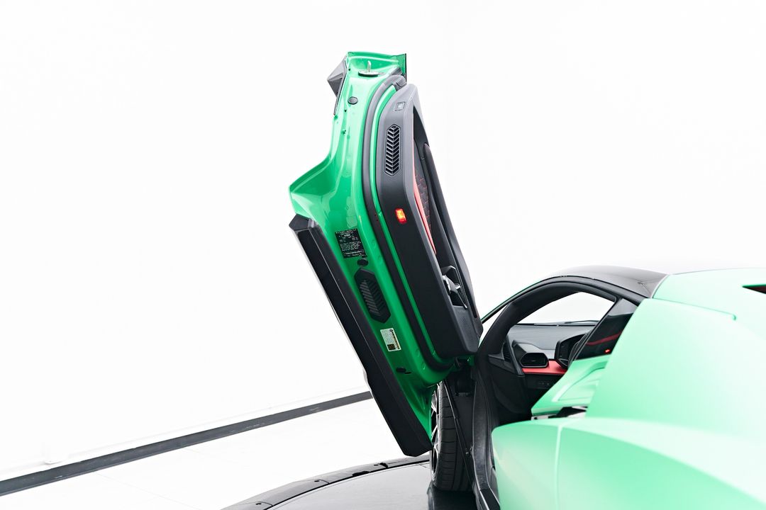 2024 Lamborghini Revuelto