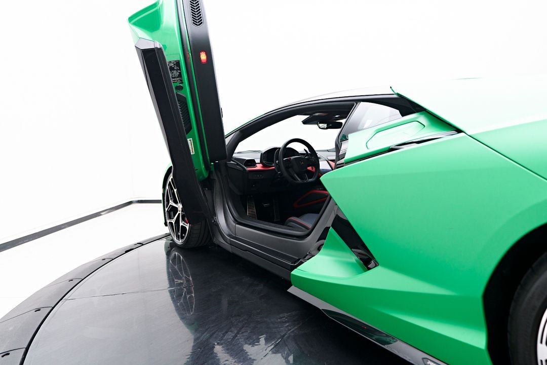 2024 Lamborghini Revuelto