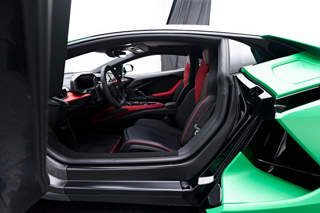 2024 Lamborghini Revuelto