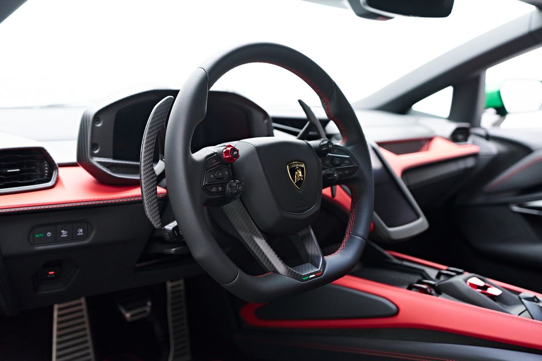 2024 Lamborghini Revuelto