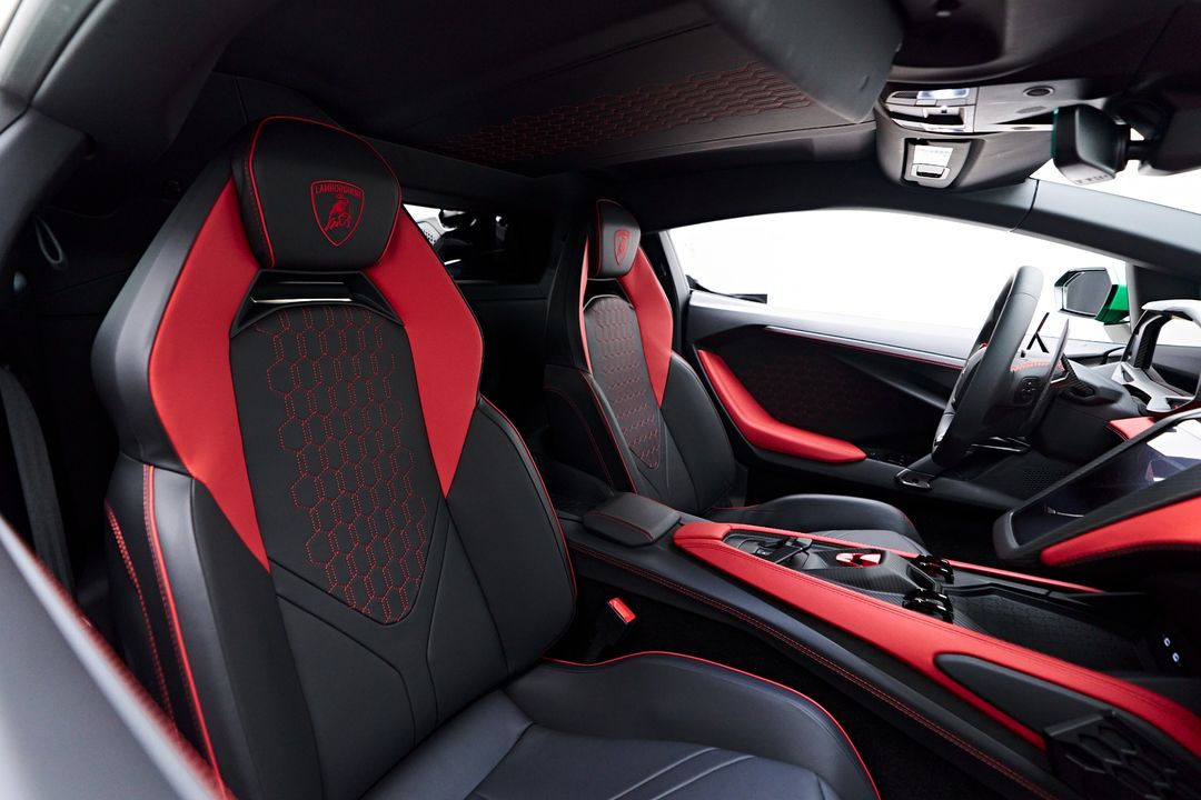 2024 Lamborghini Revuelto