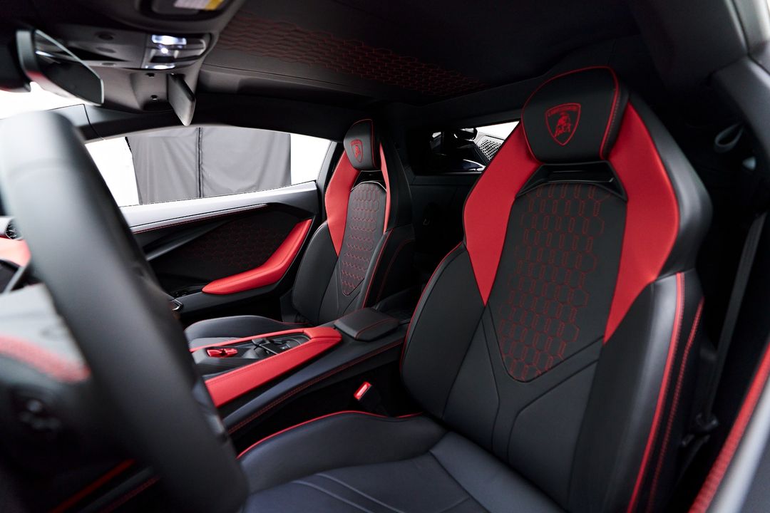 2024 Lamborghini Revuelto