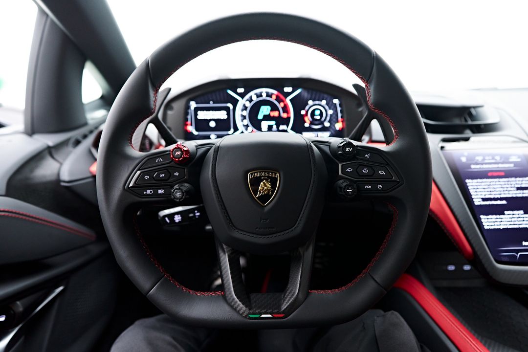 2024 Lamborghini Revuelto