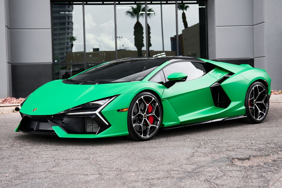 2024 Lamborghini Revuelto