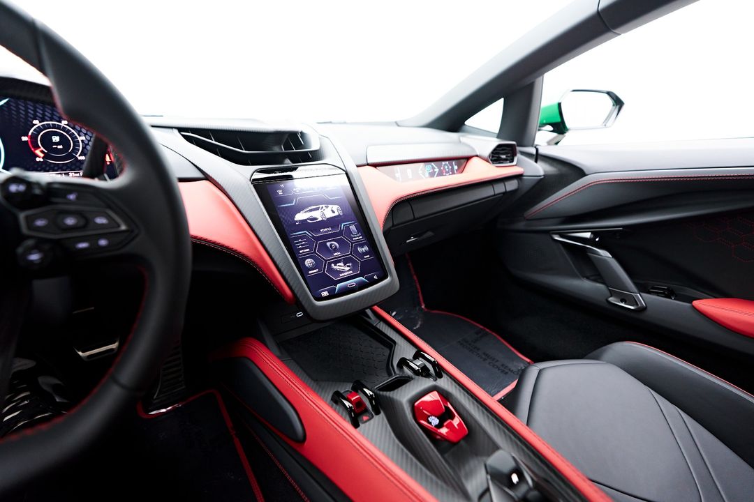 2024 Lamborghini Revuelto