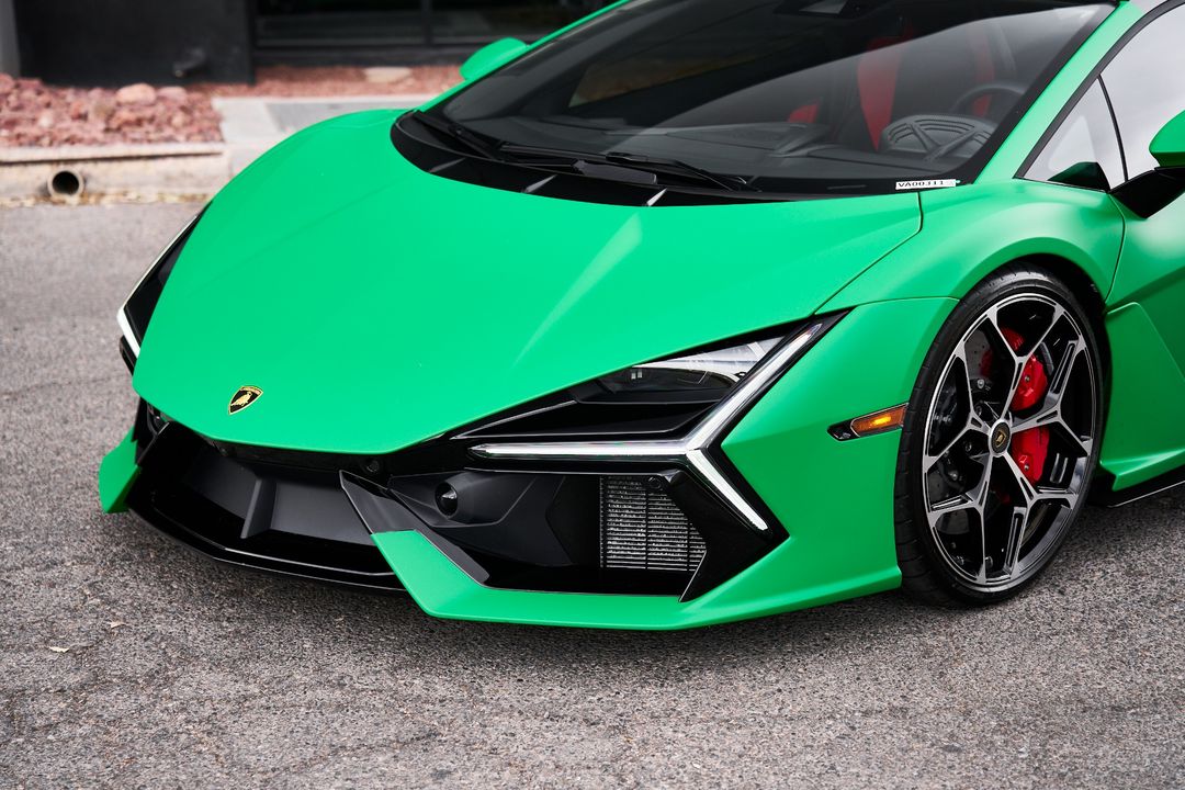 2024 Lamborghini Revuelto
