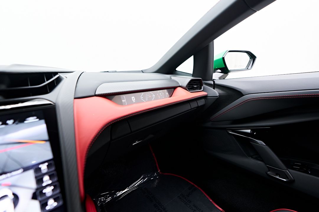 2024 Lamborghini Revuelto