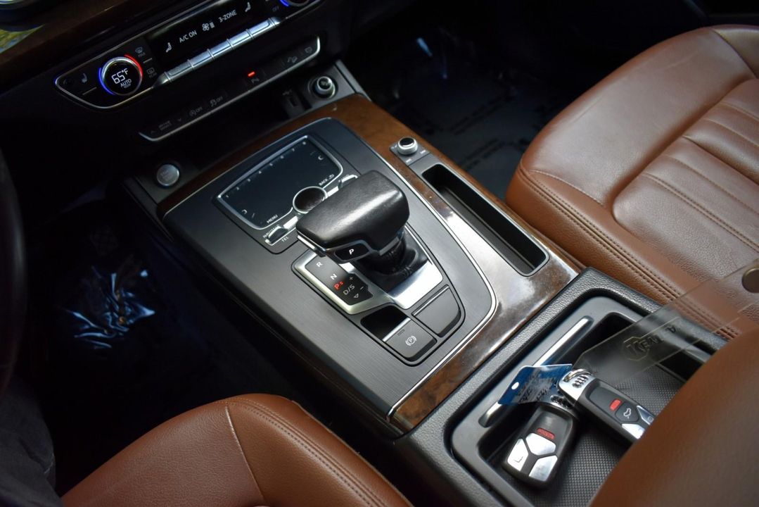 2018 Audi Q5 Premium Plus w/Cold Weather Package and Nougat Brown, Leather Interior