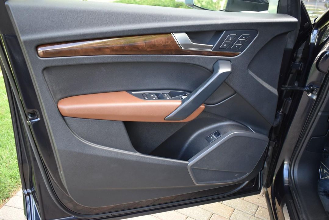 2018 Audi Q5 Premium Plus w/Cold Weather Package and Nougat Brown, Leather Interior