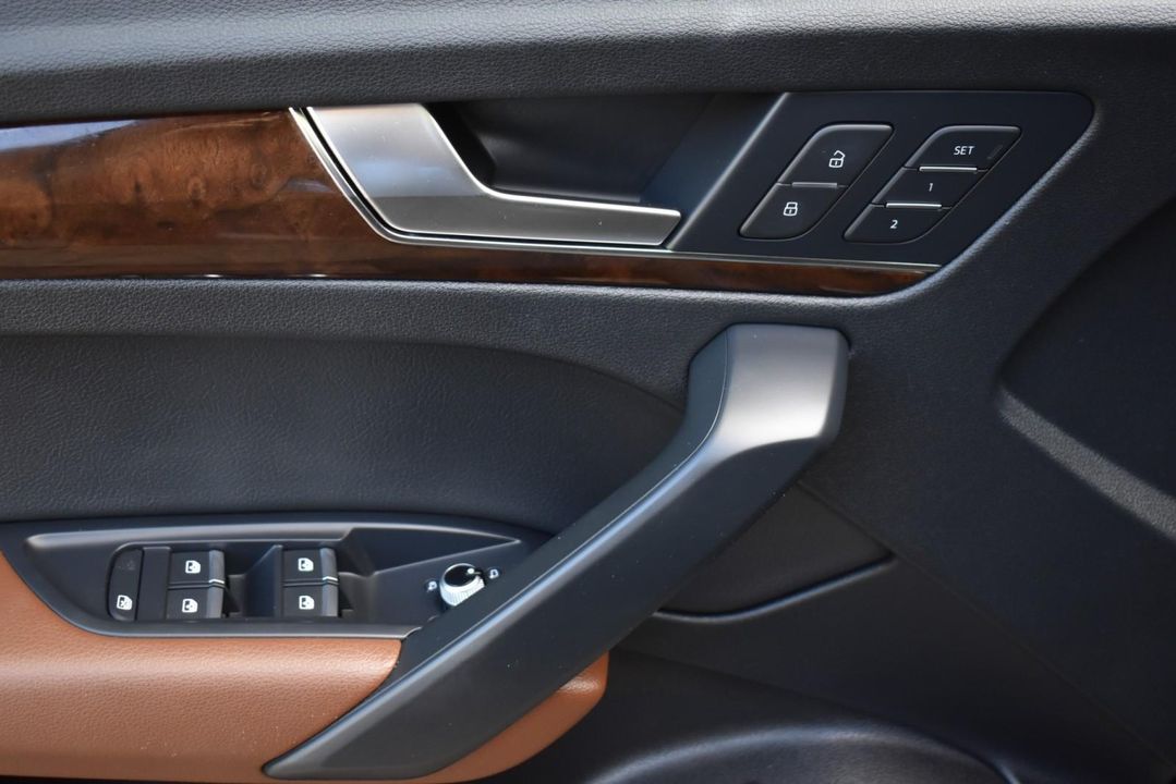 2018 Audi Q5 Premium Plus w/Cold Weather Package and Nougat Brown, Leather Interior