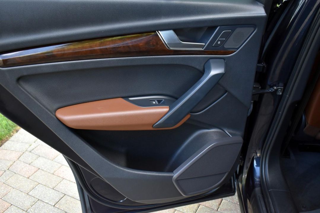 2018 Audi Q5 Premium Plus w/Cold Weather Package and Nougat Brown, Leather Interior