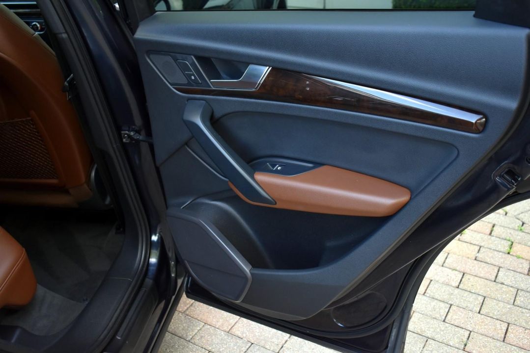 2018 Audi Q5 Premium Plus w/Cold Weather Package and Nougat Brown, Leather Interior