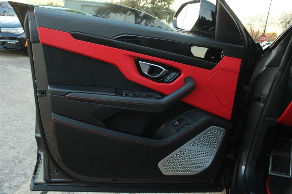 2023 Lamborghini Urus