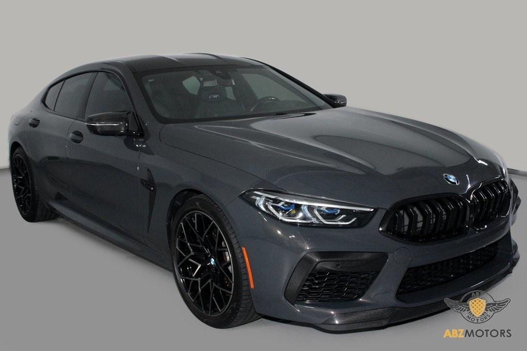 2022 BMW M8