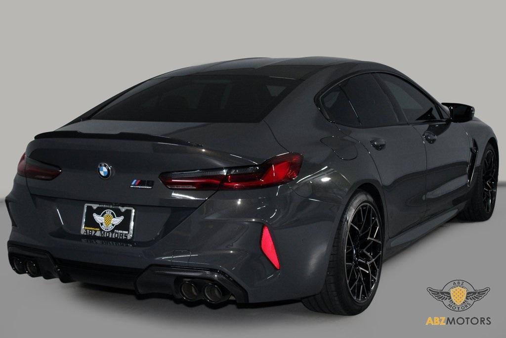 2022 BMW M8