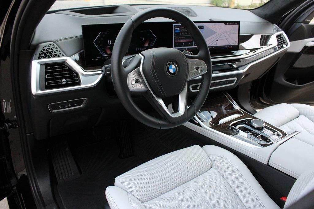 2025 BMW X7