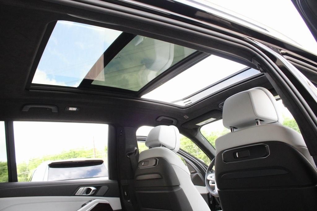 2025 BMW X7