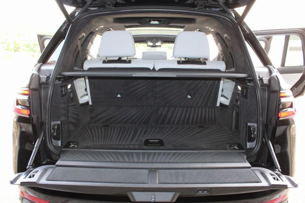 2025 BMW X7