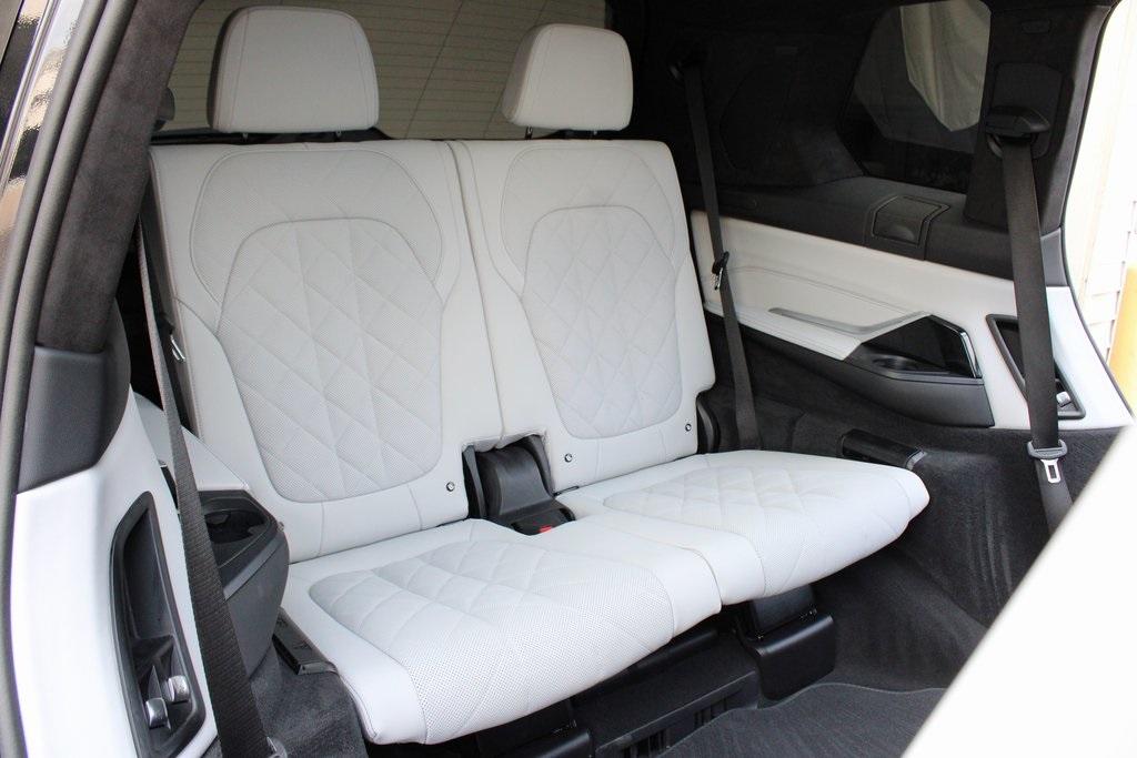 2025 BMW X7