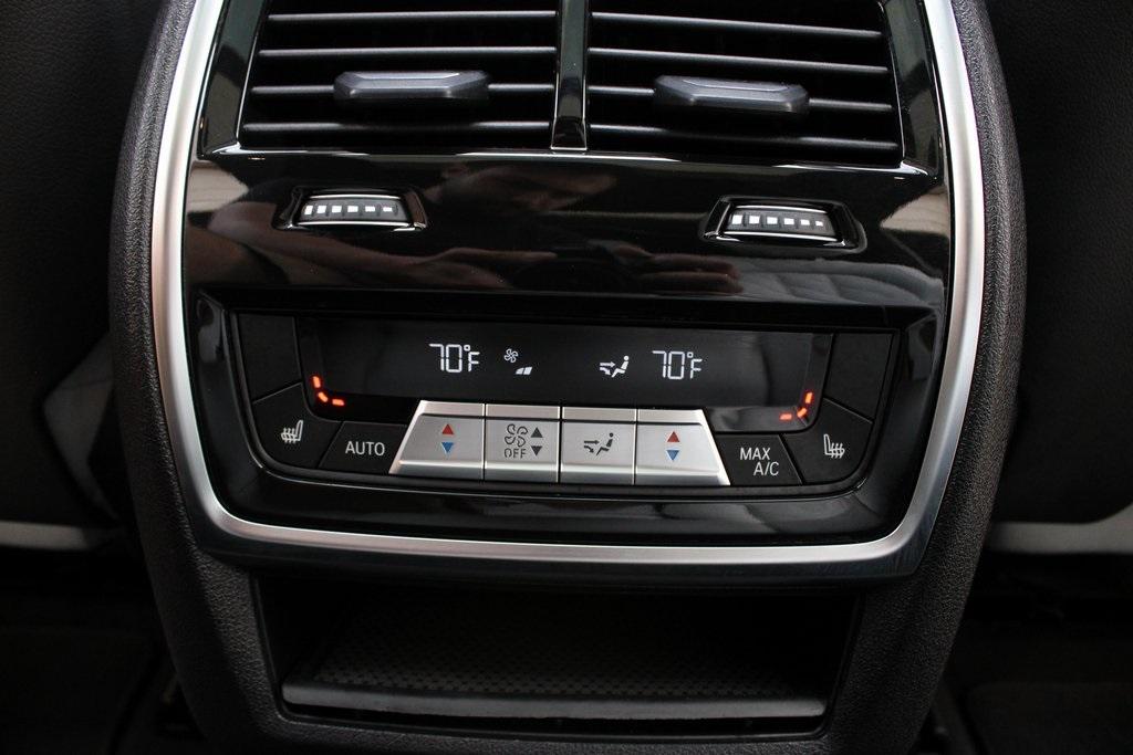 2025 BMW X7
