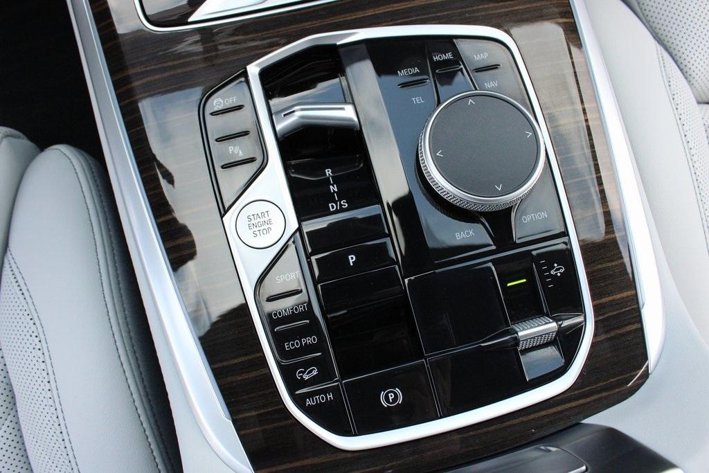 2025 BMW X7