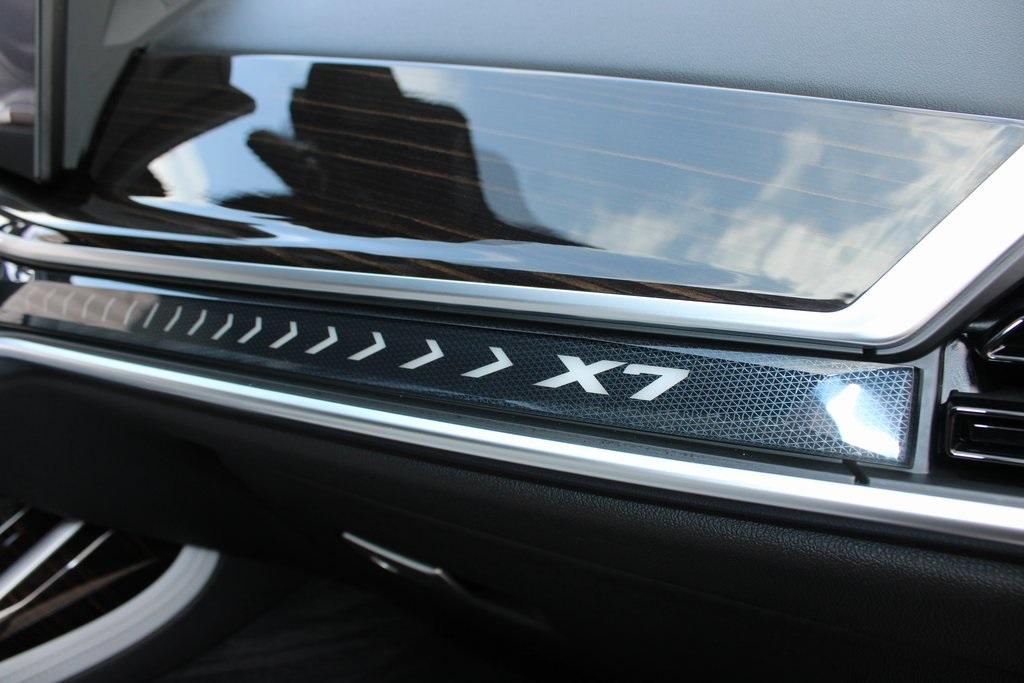 2025 BMW X7