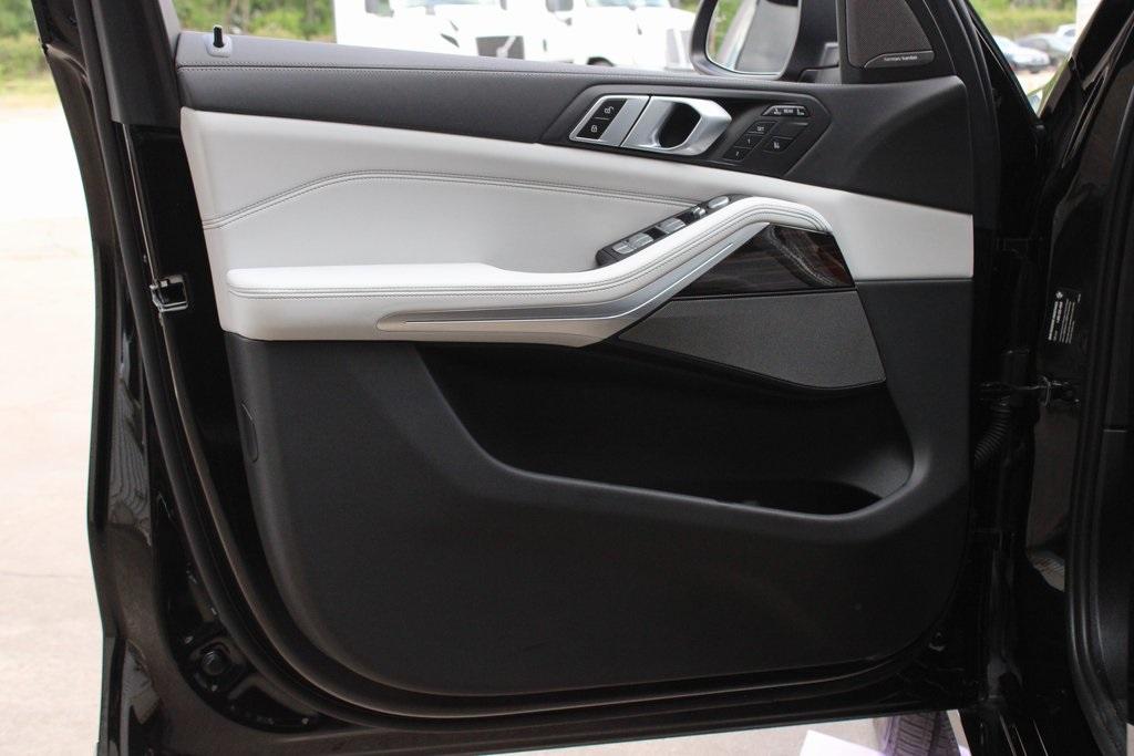 2025 BMW X7