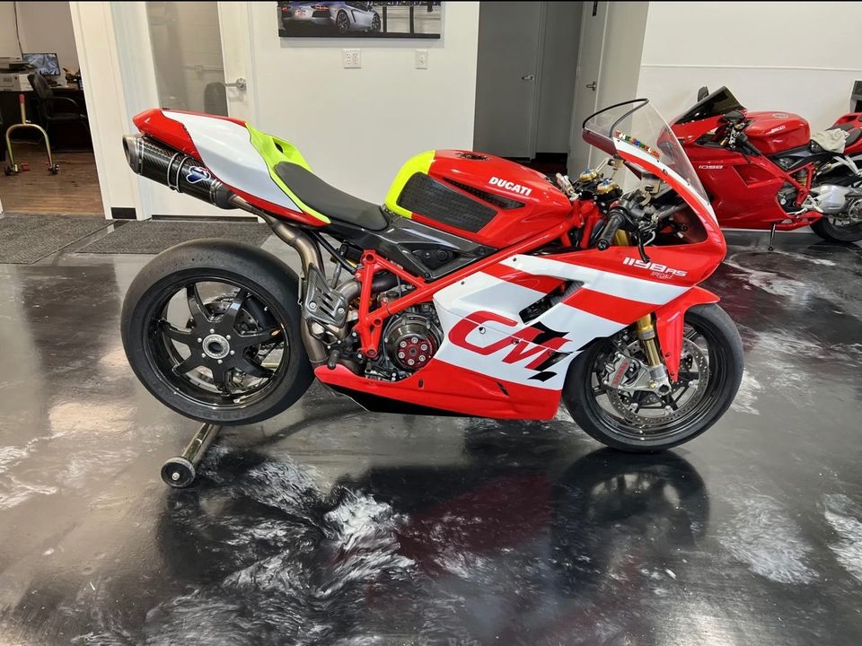 2009 DUCATI 1198 R