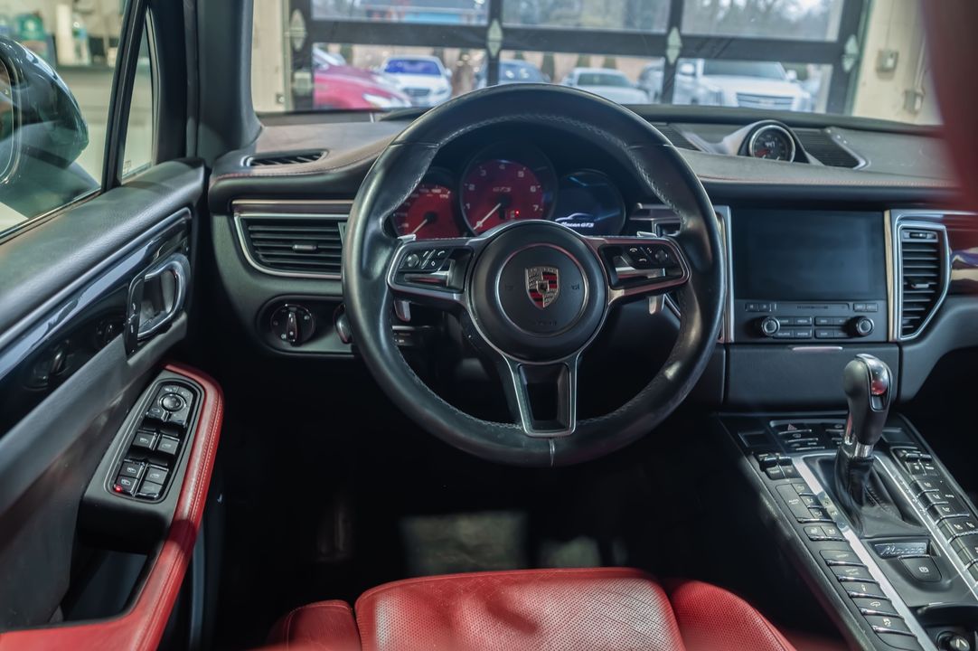 2017 Porsche Macan