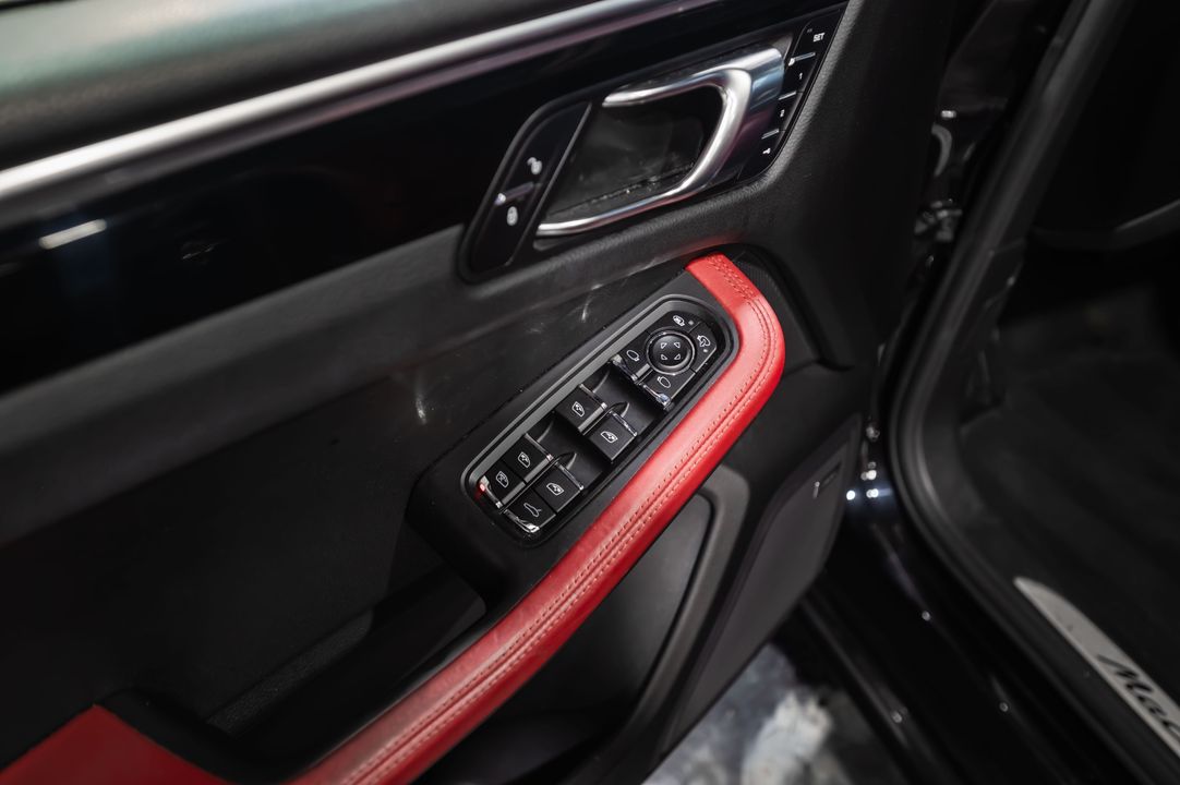 2017 Porsche Macan