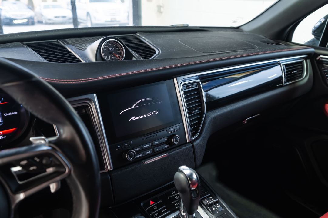 2017 Porsche Macan