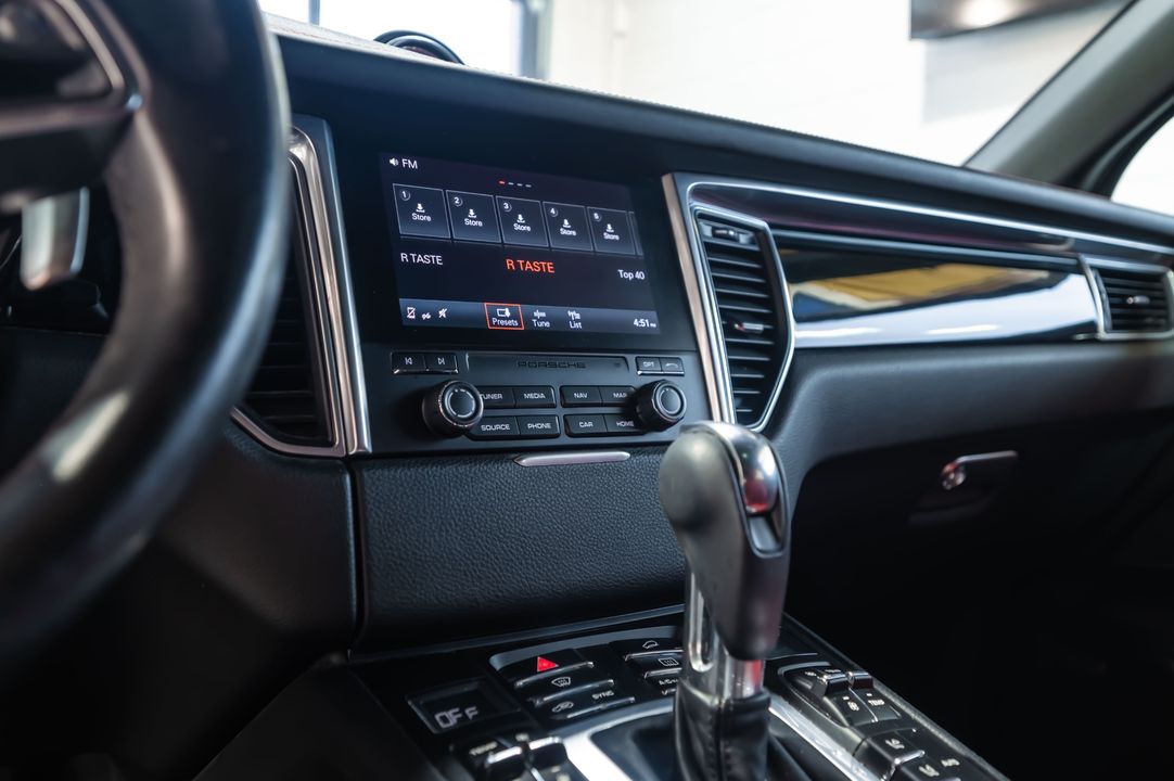 2017 Porsche Macan