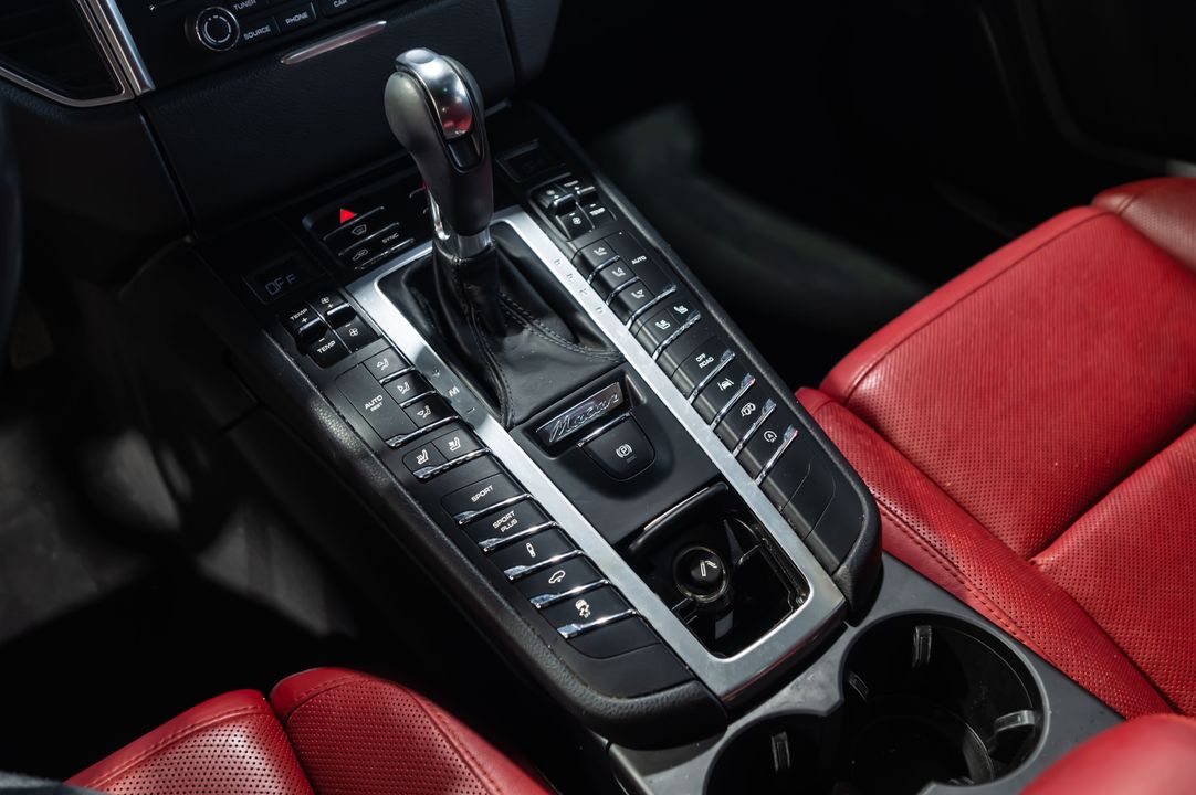 2017 Porsche Macan