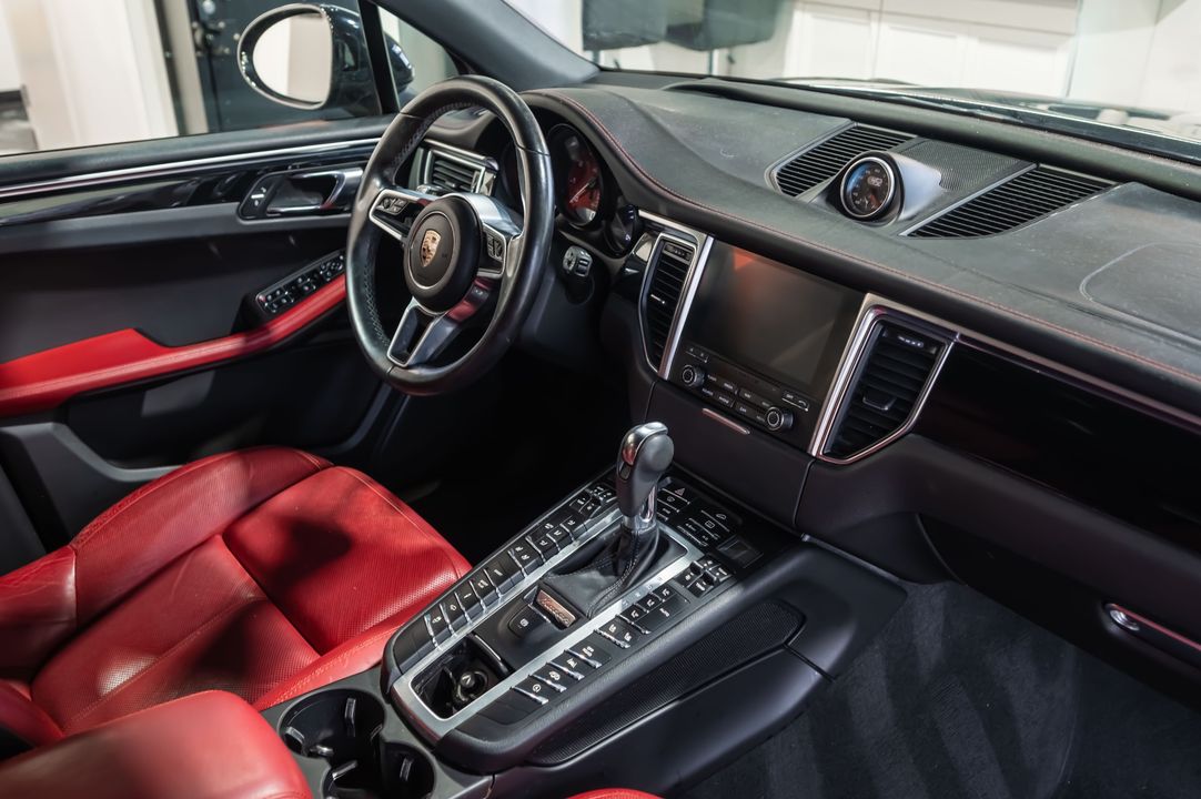 2017 Porsche Macan